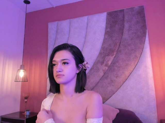 LeahSaenz live cam on BongaCams