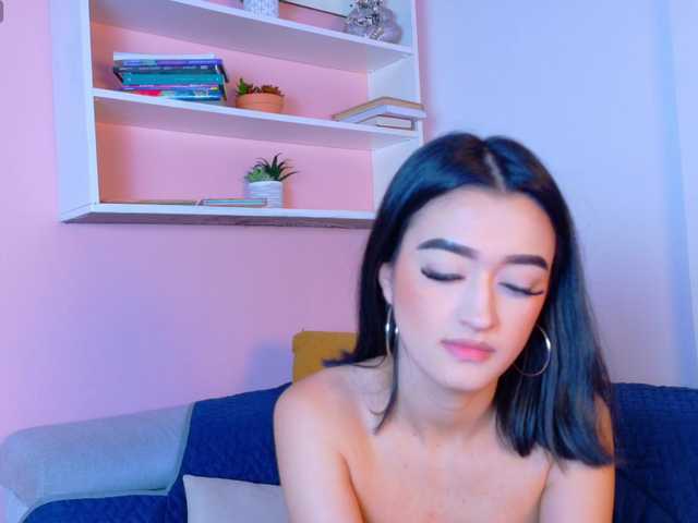 LeahSaenz live cam on BongaCams
