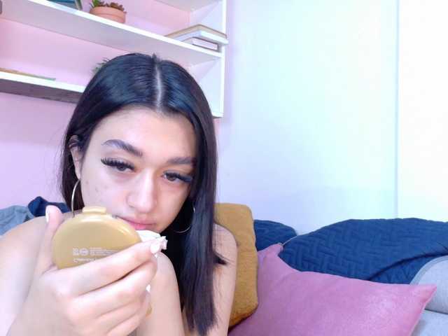 LeahSaenz live cam on BongaCams