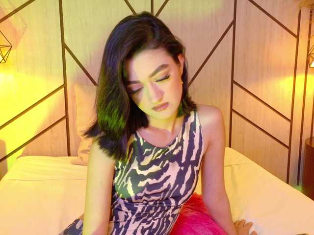LeahSaenz live cam on BongaCams