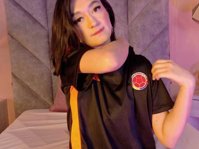 LeahSaenz live cam on BongaCams