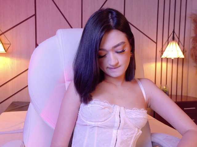 LeahSaenz live webcam show