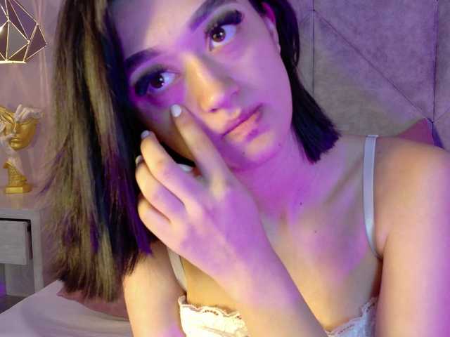 LeahSaenz live cam on BongaCams