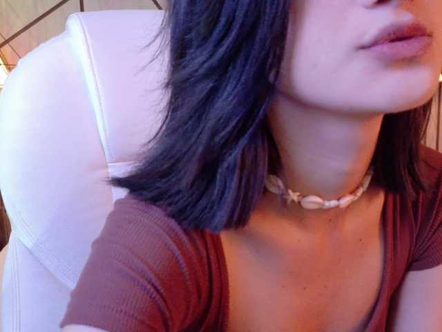 LeahSaenz live cam on BongaCams