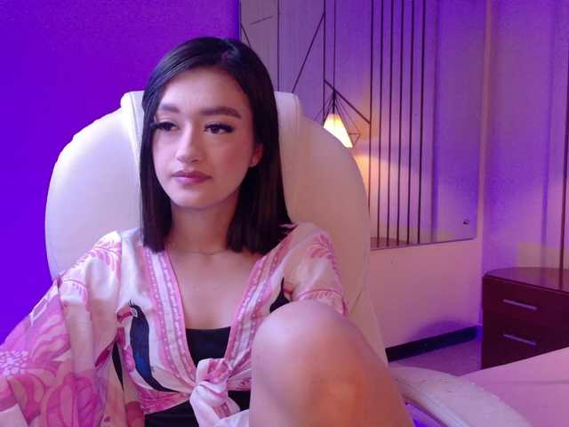 LeahSaenz live cam on BongaCams