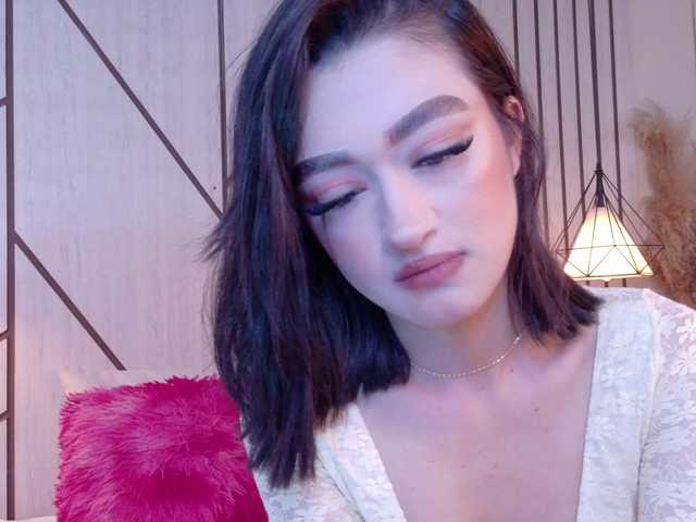 LeahSaenz live cam on BongaCams