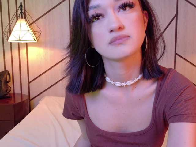 LeahSaenz live cam on BongaCams