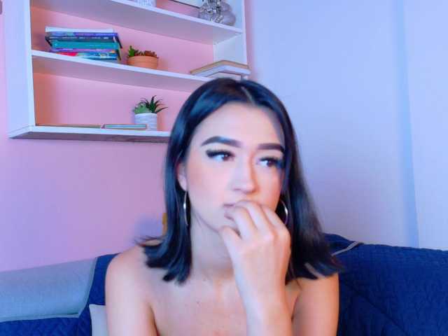 LeahSaenz live cam on BongaCams