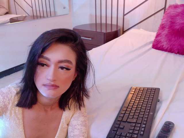 LeahSaenz live cam on BongaCams