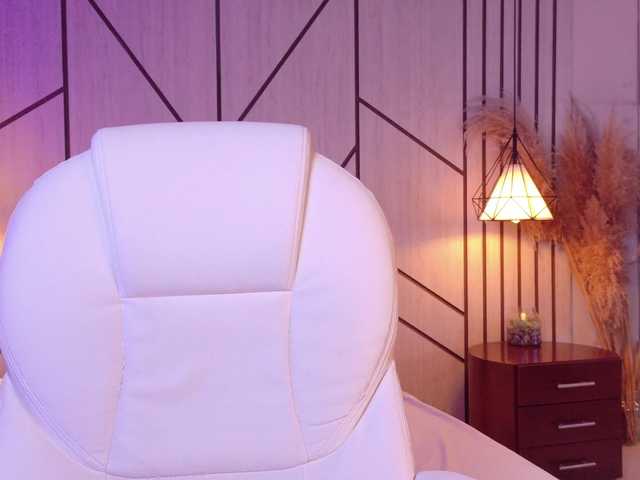 LeahSaenz live cam on BongaCams