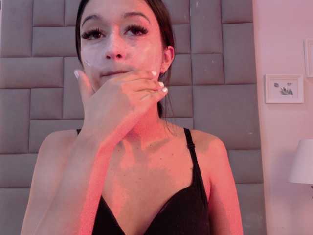 LeahSaenz live cam on BongaCams