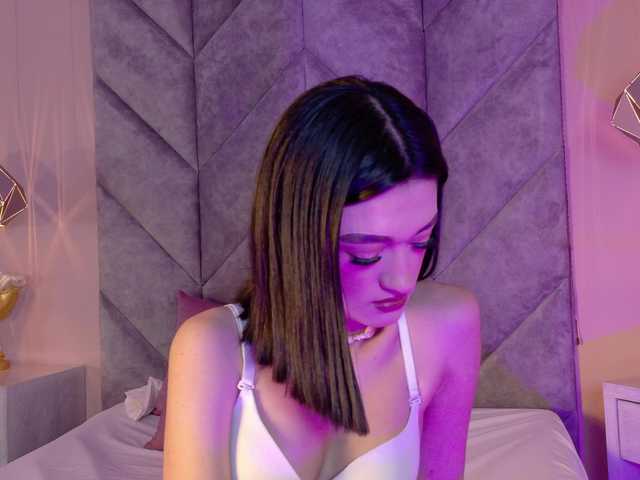 LeahSaenz live cam on BongaCams