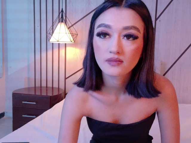 LeahSaenz live webcam show