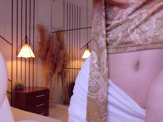 LeahSaenz live cam on BongaCams