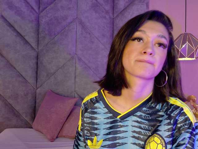 LeahSaenz live cam on BongaCams