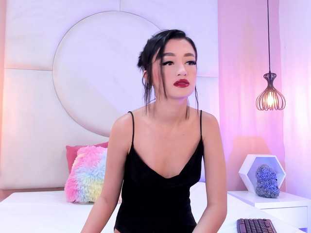 LeahSaenz live cam