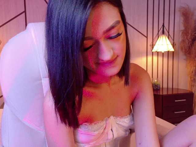 LeahSaenz live cam on BongaCams