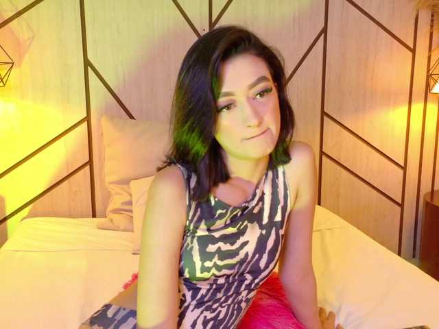 LeahSaenz live cam on BongaCams