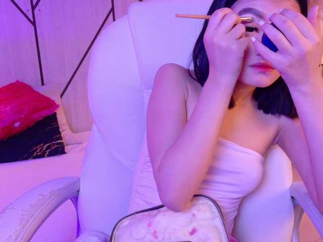 LeahSaenz live cam on BongaCams