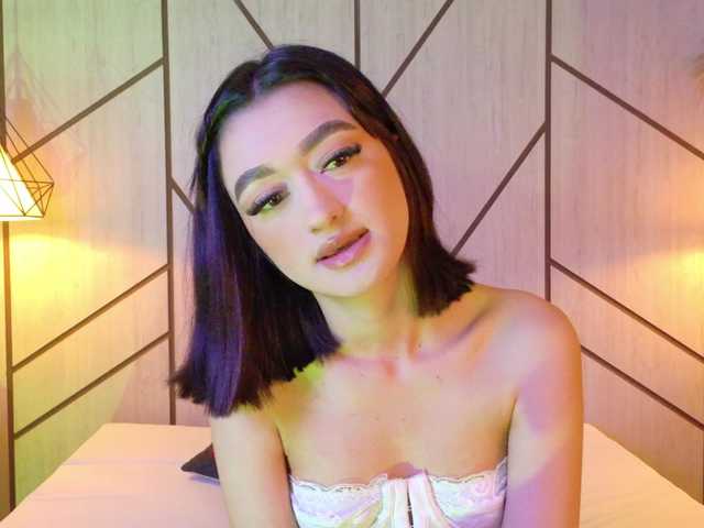 LeahSaenz live cam on BongaCams