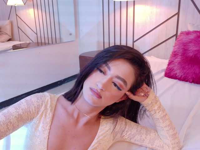 LeahSaenz live cam on BongaCams