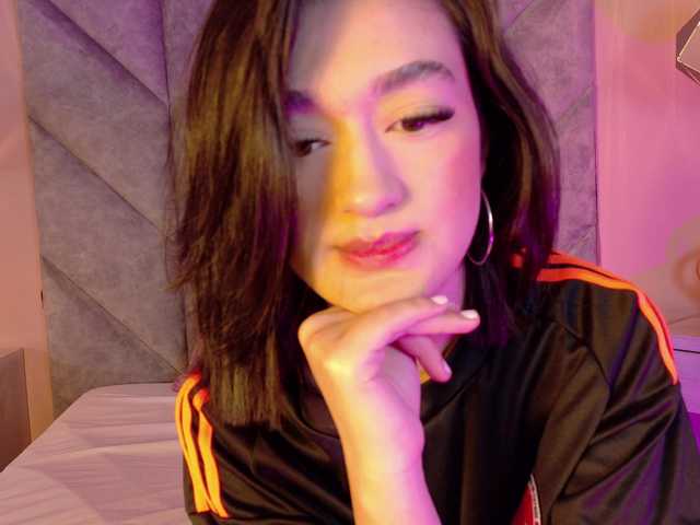 LeahSaenz live cam on BongaCams