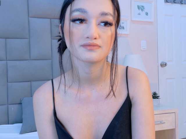 LeahSaenz live cam on BongaCams