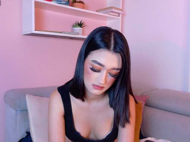 LeahSaenz live cam on BongaCams