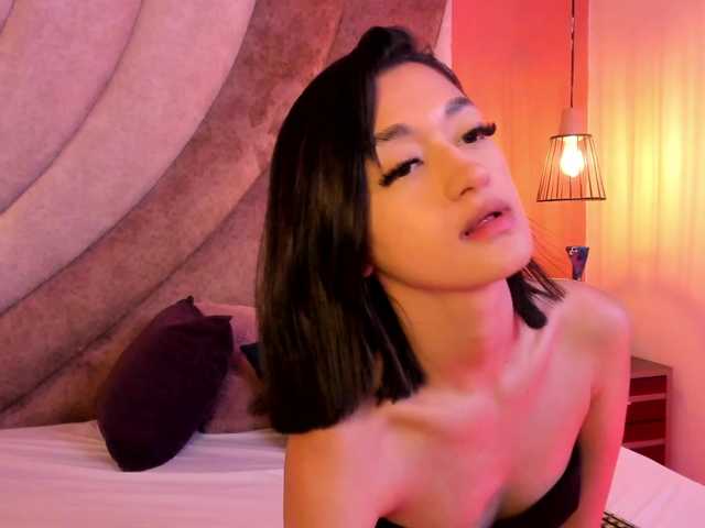 LeahSaenz live cam on BongaCams