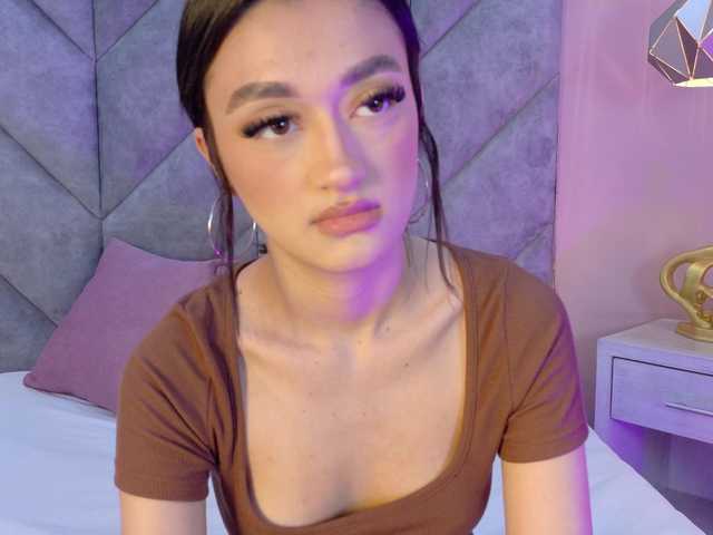 LeahSaenz live cam on BongaCams
