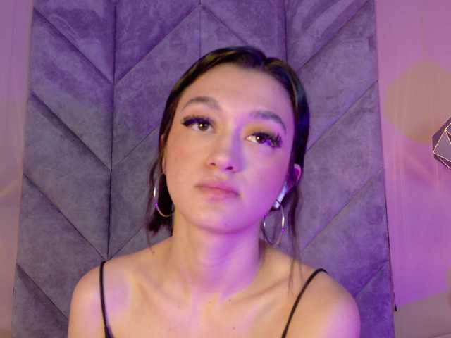 LeahSaenz live cam on BongaCams