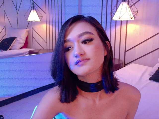 LeahSaenz live cam on BongaCams