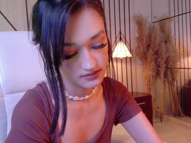LeahSaenz live cam on BongaCams
