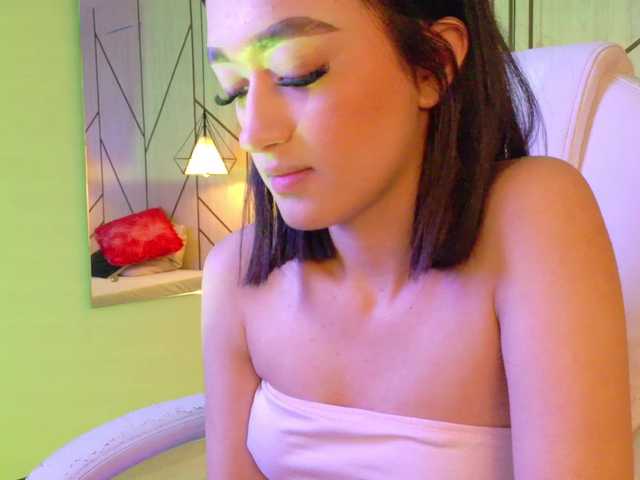 LeahSaenz live cam on BongaCams