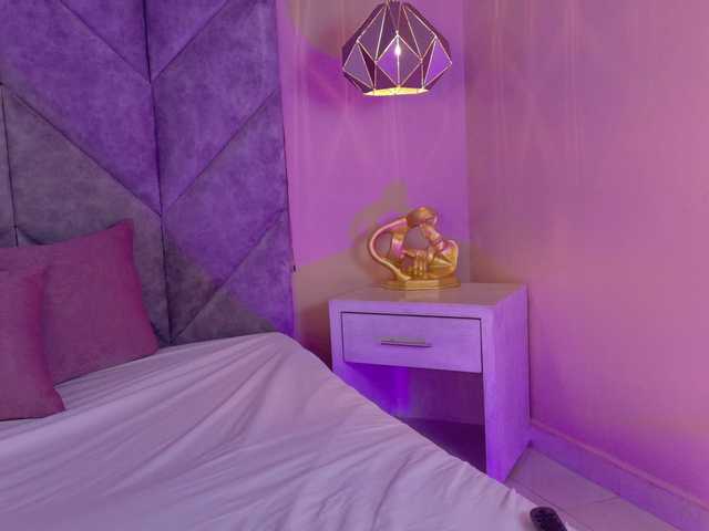 LeahSaenz live cam on BongaCams
