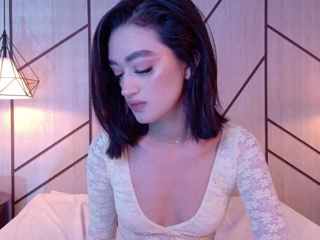 LeahSaenz live cam on BongaCams