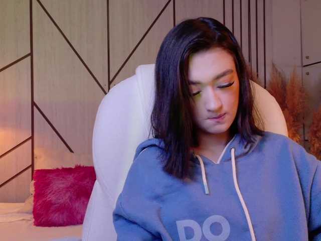 LeahSaenz live cam on BongaCams