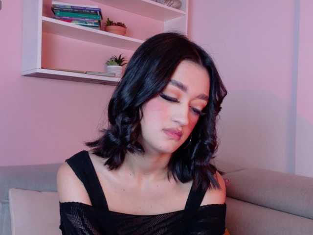 LeahSaenz live cam on BongaCams