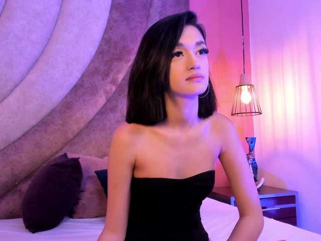 LeahSaenz live cam on BongaCams