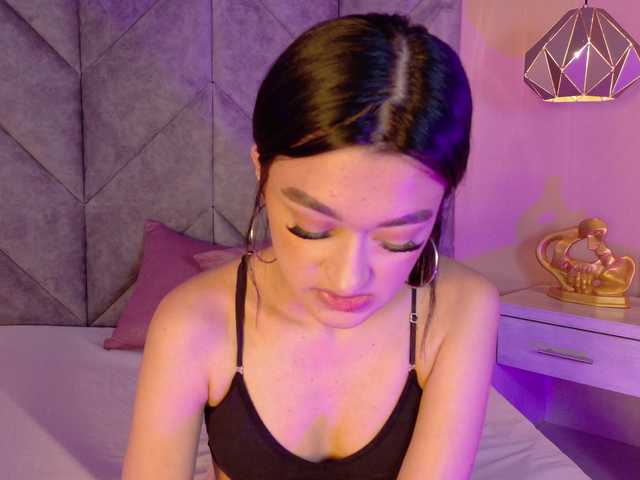 LeahSaenz live cam on BongaCams