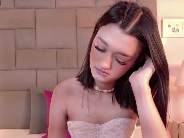 LeahSaenz live cam on BongaCams