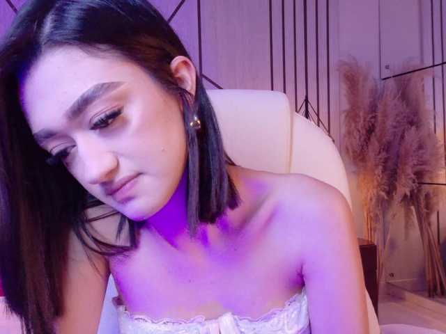 LeahSaenz live webcam show