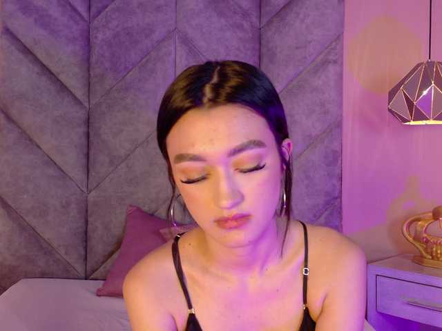 LeahSaenz live cam on BongaCams