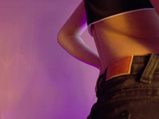 LeahSaenz live cam on BongaCams