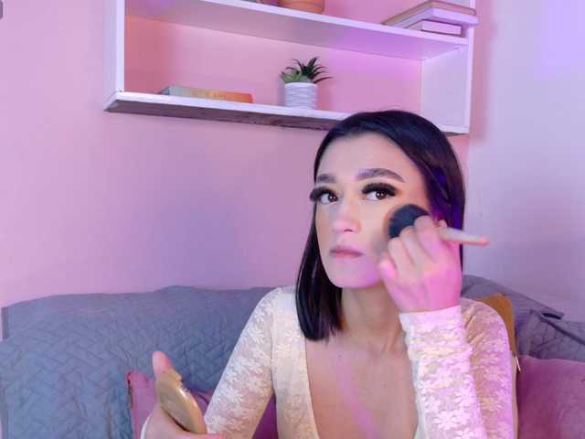 LeahSaenz live cam on BongaCams