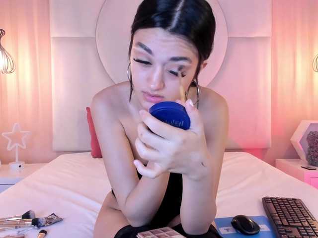 LeahSaenz live cam on BongaCams