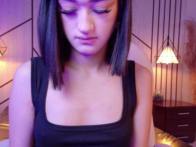 LeahSaenz live webcam show