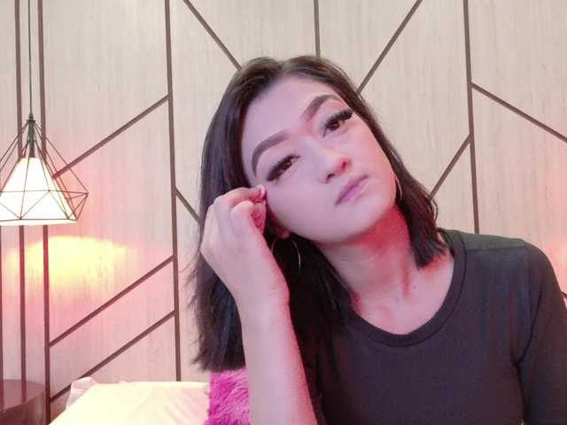 LeahSaenz live cam on BongaCams