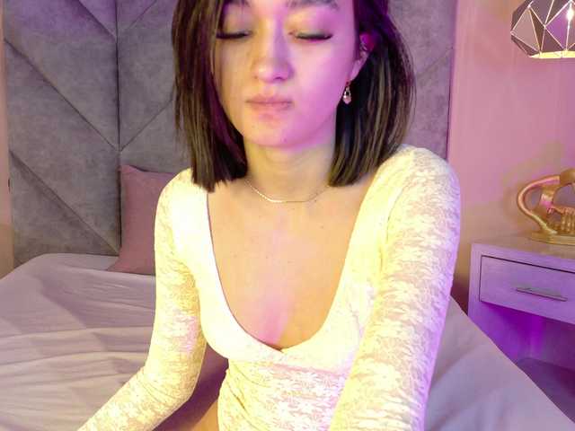 LeahSaenz live cam on BongaCams