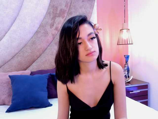 LeahSaenz live cam on BongaCams